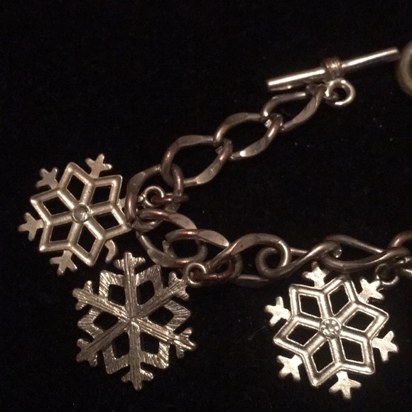 Silvertone Snowflake charm toggle bracelet - Picture 5 of 5